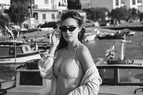 Elena Berri スター 裸 画像