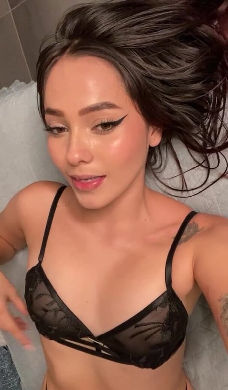 Stephanie Toro 完璧な女優 画像