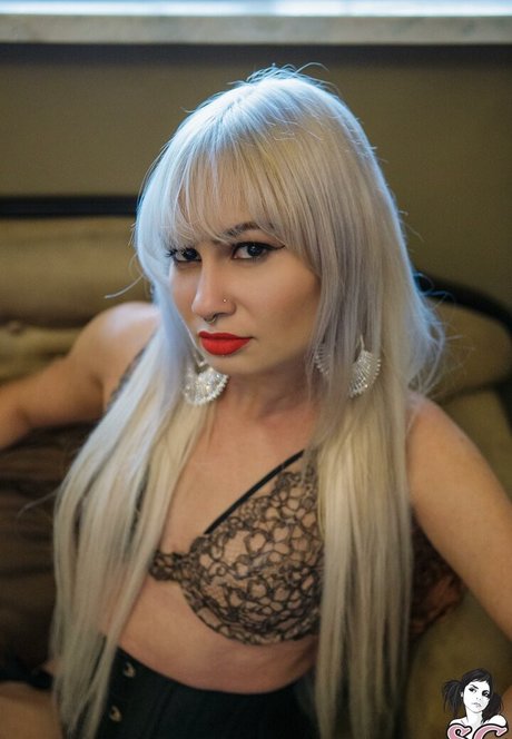 Francy Miler 裸の女優 写真