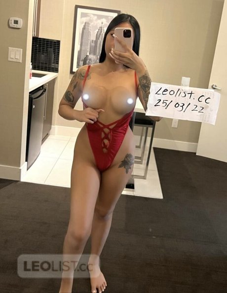 Olivia Sky トップモデル 写真