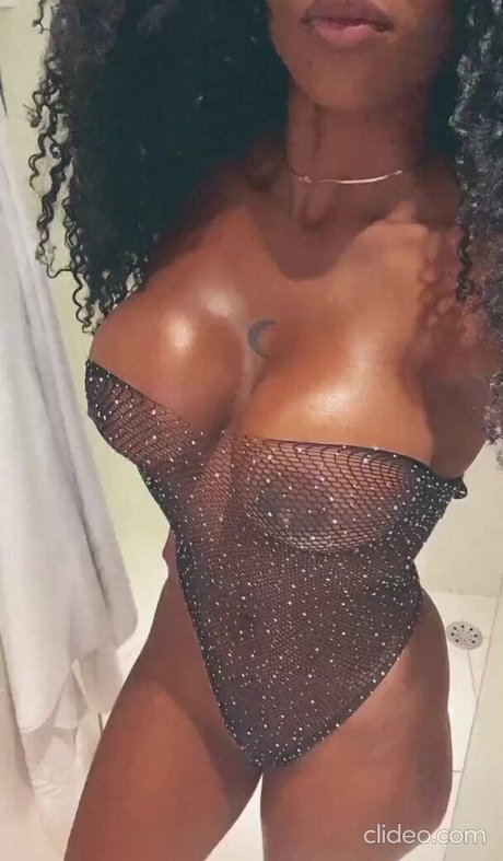 Santana Skyy トップモデル 画像