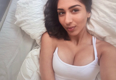 Jasdeep Johal ヌードモデル 画像