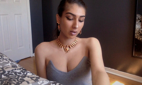 Jasdeep Johal 裸モデル 画像
