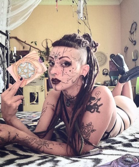 Bastet Beast ヌード女優 画像
