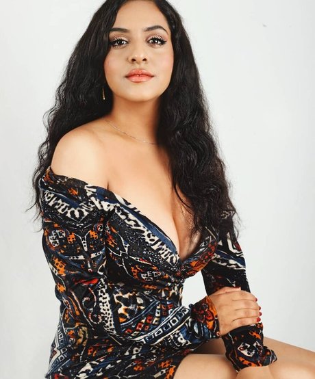 Olfa Fouzai セックスモデル 画像