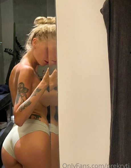 Yulia Kyolner 美しいスター 写真