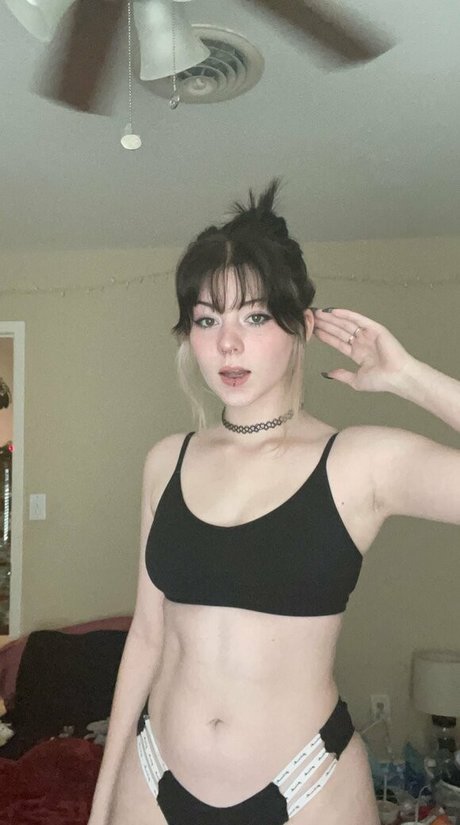BvnnyBeth セックスモデル 写真