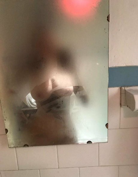 sans3v3rini 完璧なモデル 写真