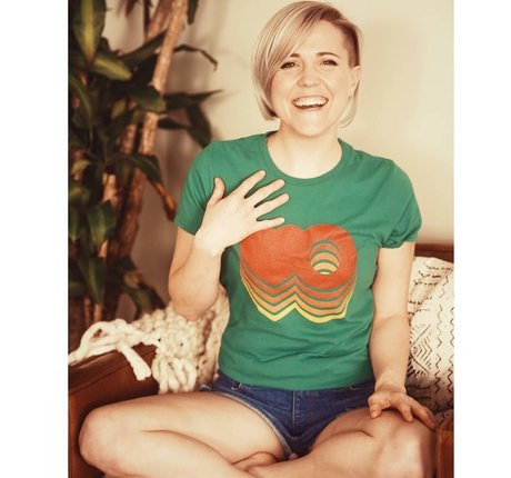 Hannah Hart ホットなモデル 写真