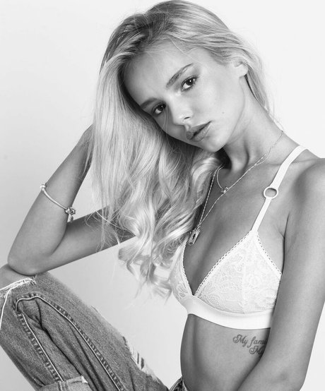 Mishel Zabelman ホットなポルノスター アーカイブ