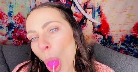 Jackie Does ASMR トップスター 写真