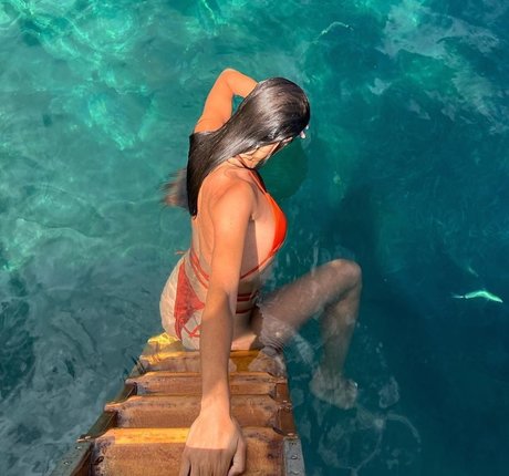 Alice Llenas スター ヌード 写真