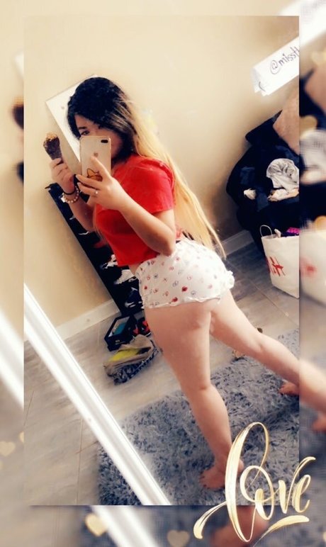 Missthi2 ポルノモデル 写真