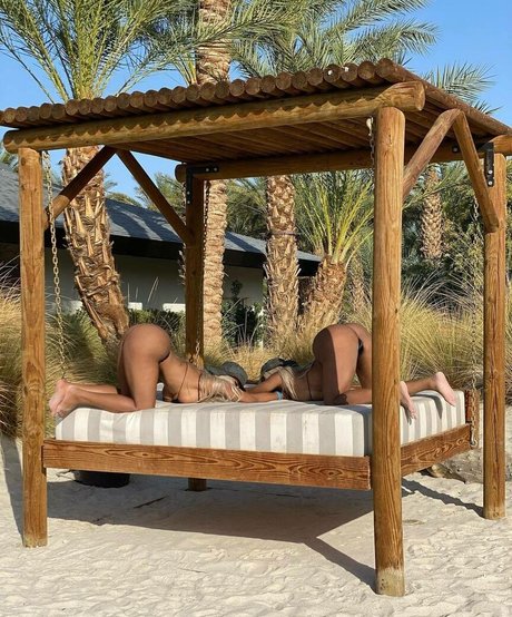 Clermont Twins 独占女優 写真
