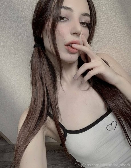 alexandra shock エロティックなスター 画像