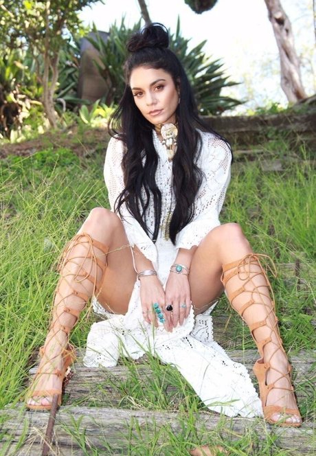 Vanessa Hudgens スター ヌード 画像