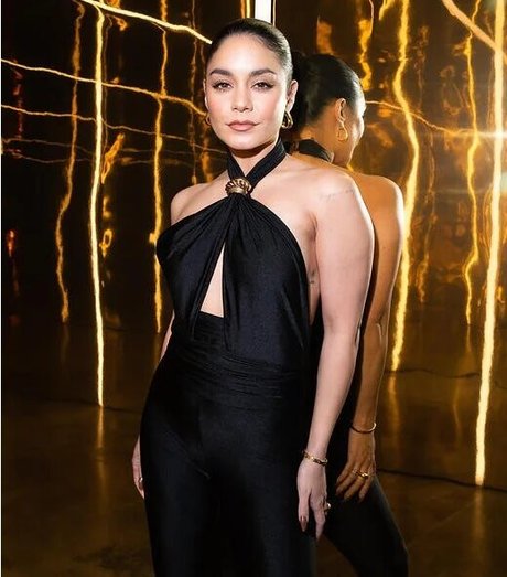Vanessa Hudgens ポルノスター 写真