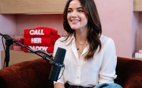 Lucy Hale スター 写真
