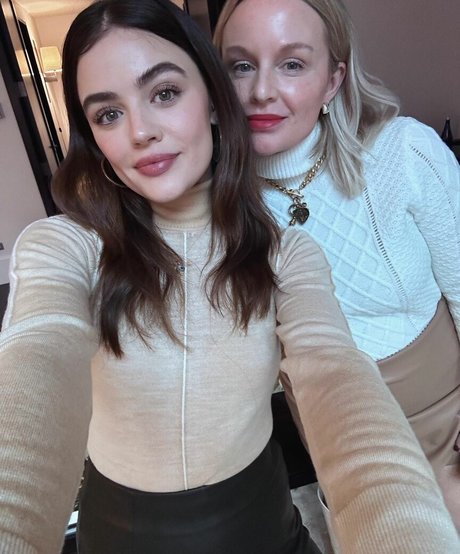 Lucy Hale ポルノスター セクシー 写真