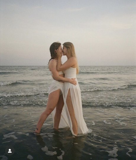 HalieeandKendra ヌードのポルノスター 写真