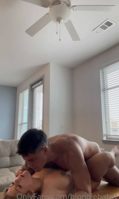 Taylor Stepaniuk 最高のモデル 写真