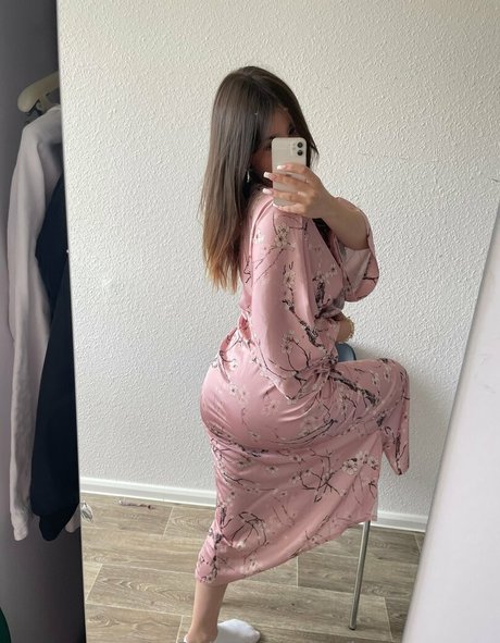 leenathecutest xxxモデル 画像