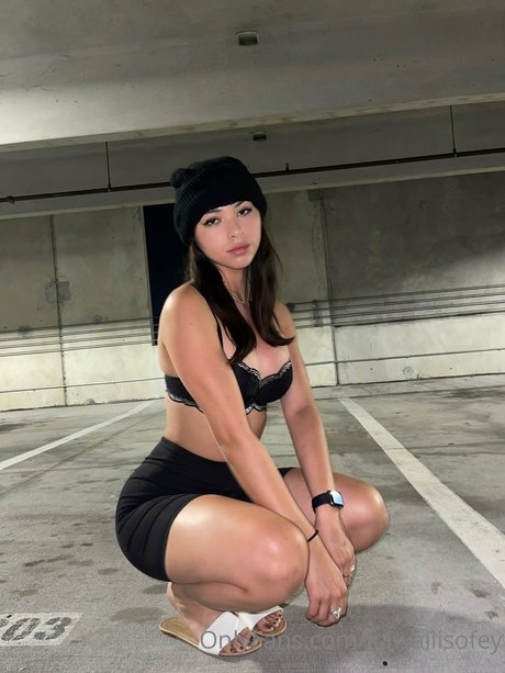 Aishah Sofey ホットなポルノスター 写真