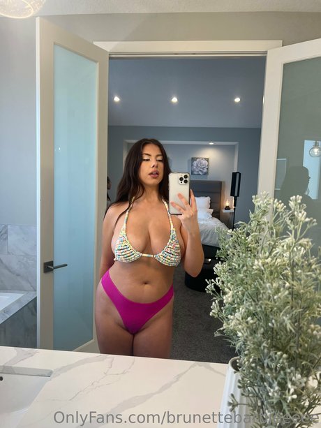 Lexi Winters かわいいスター 写真