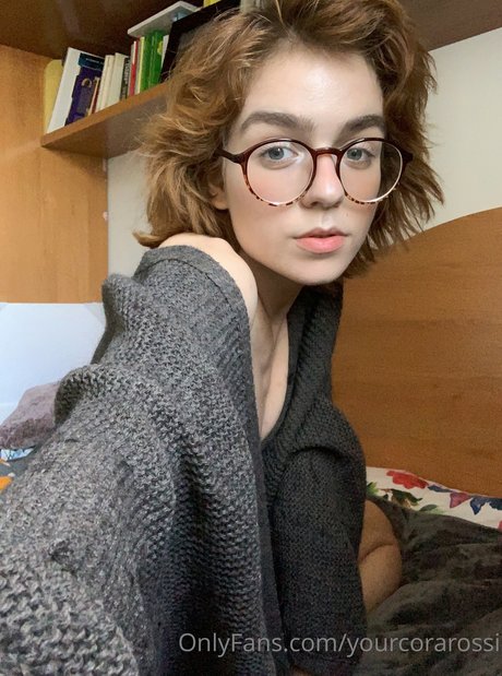 Cora Rossi ポルノスター ヌード 画像
