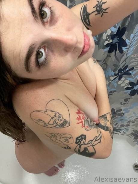 Alexis Evans XXXモデル 写真