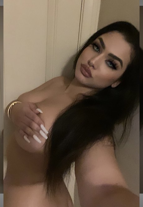 Nadia Khar top profile image