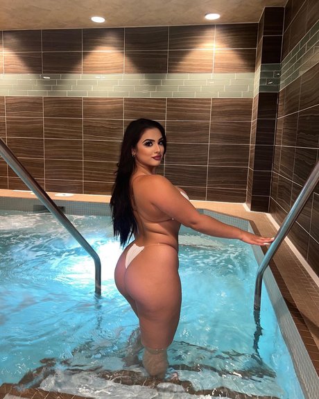 Nadia Khar 最高のモデル 画像