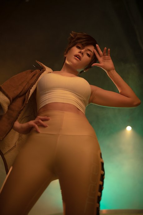 曲線美の熟女オンリーファンズ 無料セクシー 写真