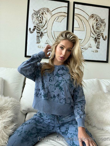 Skyler Simpson xxxポルノスター 写真