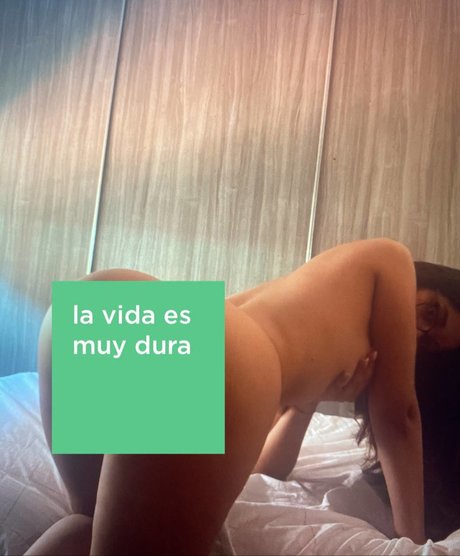 Isabella Falgarona  美しいスター 写真