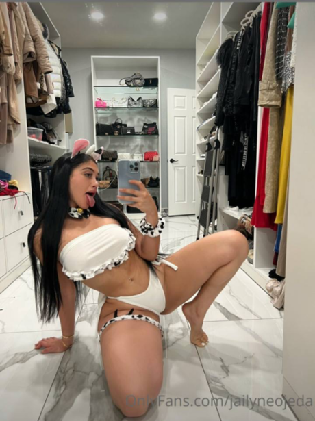 ティーンの自然なおっぱいOnlyFans ポルノ 写真