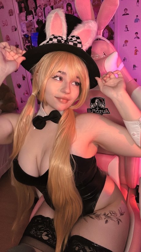 ゴス・ポーグ・オンリーファンズ ホットヌード 写真