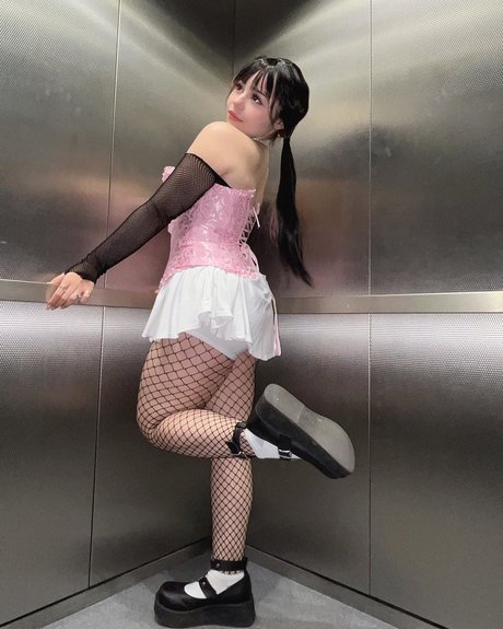 細くて大きなお尻のOnlyFans 無料セックス 写真