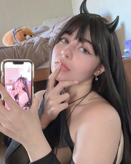 ベビーシッターオンリーファンズ 無料セックス 写真