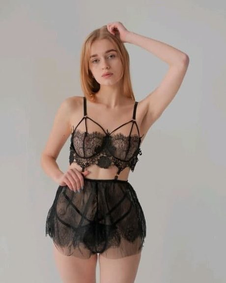 Vlada Dobryak 裸のポルノスター 画像