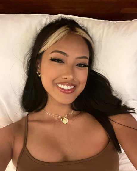 Gabby Hua ポルノスター 写真