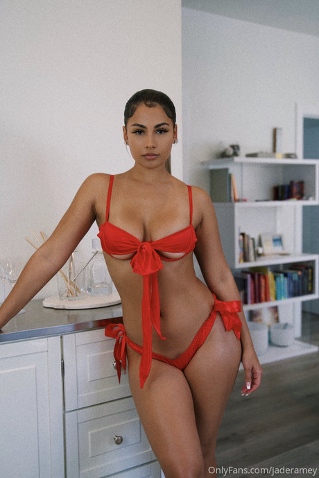 Jade Ramey 完璧なポルノスター 写真