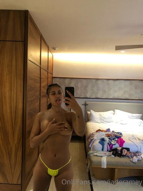 張りのあるおっぱいオンリーファンズ 素敵 写真
