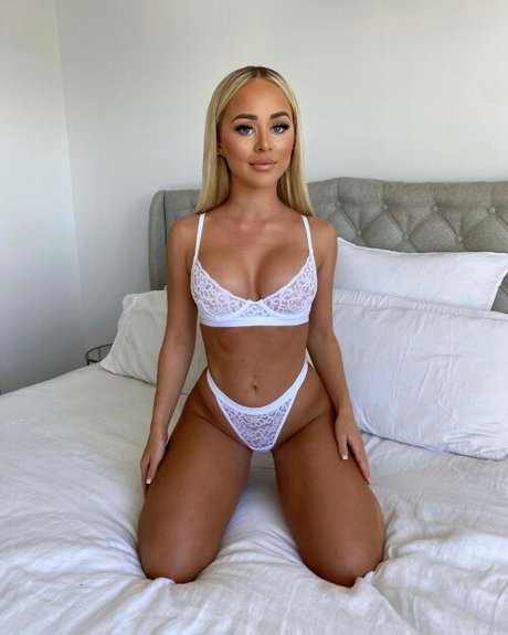 Allie Auton アート女優 画像