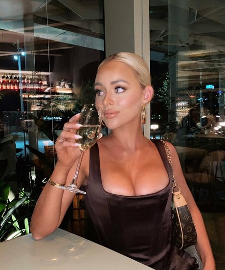 Allie Auton 完璧な女優 画像