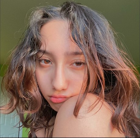 Sabrina Pezeshkian ヌード女優 アーカイブ