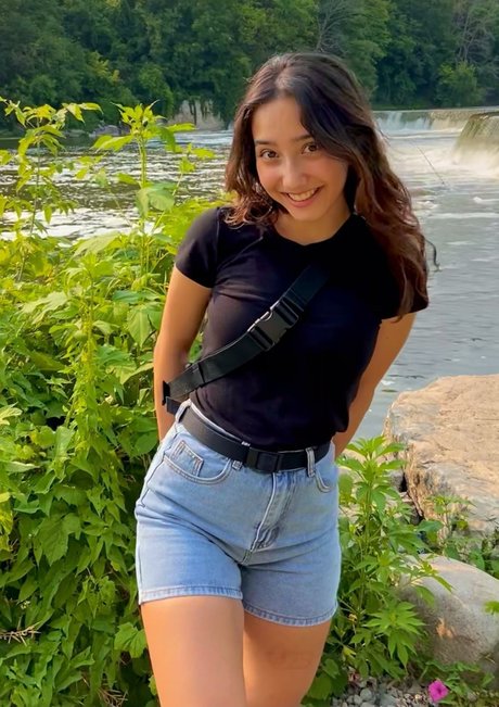 Sabrina Pezeshkian ポルノスター 可愛い 写真