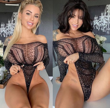 ぽっちゃりしたオンリーファン セクシーヌード 写真