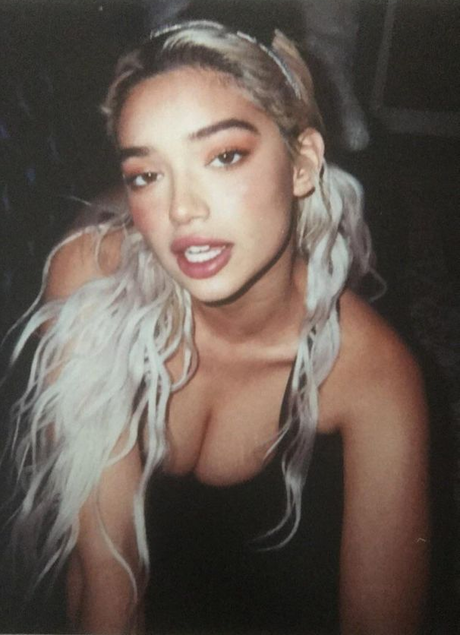 Sab Zada 高品質モデル 写真