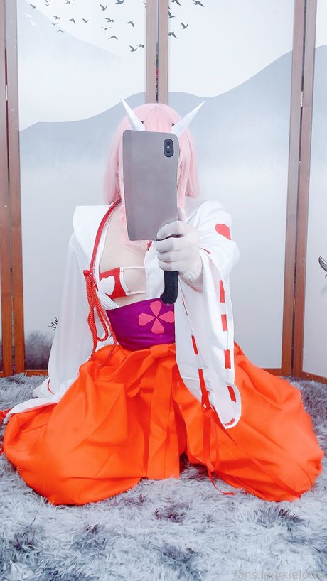 Yaxie Lotte スター ヌード 画像